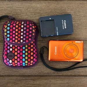Canon SD1400 IS Camera with Charger and Case